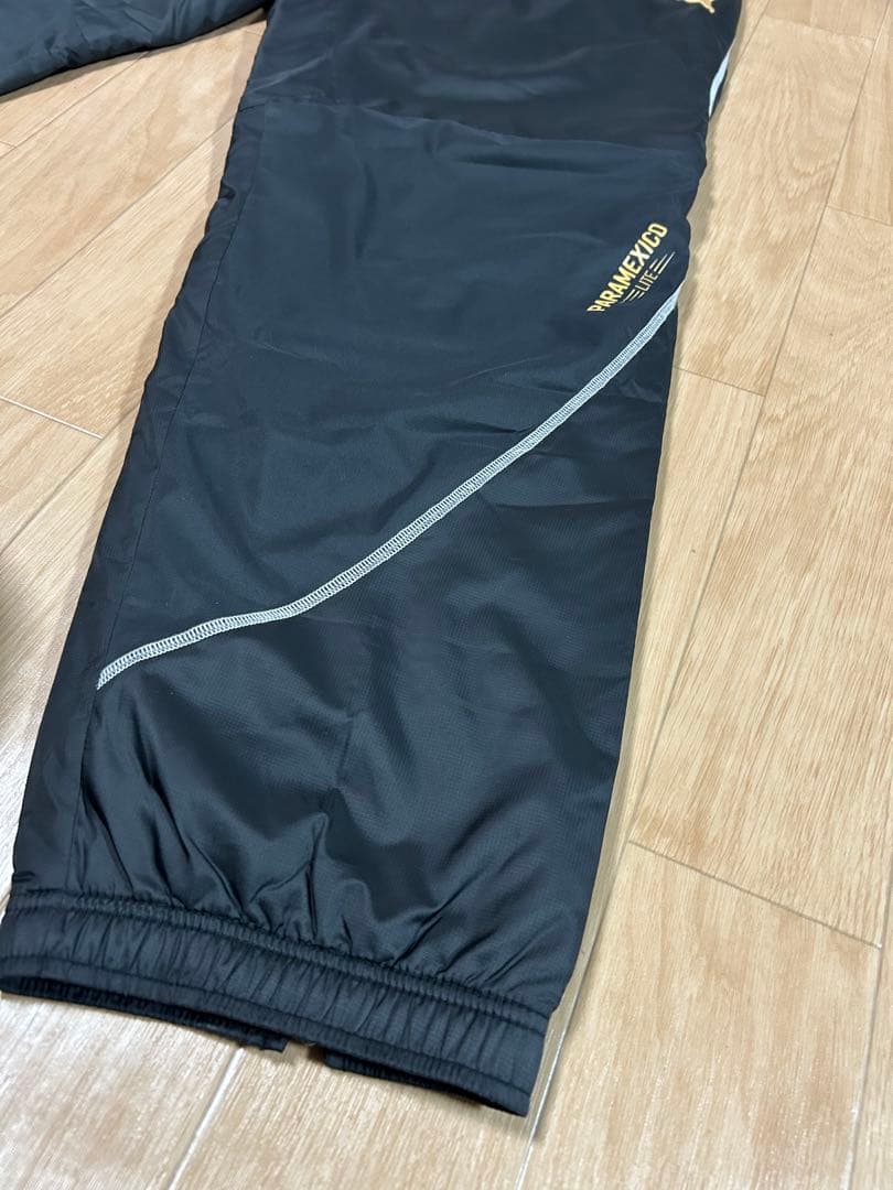 PUMA ウィンドブレーカー ブラック　サイズO