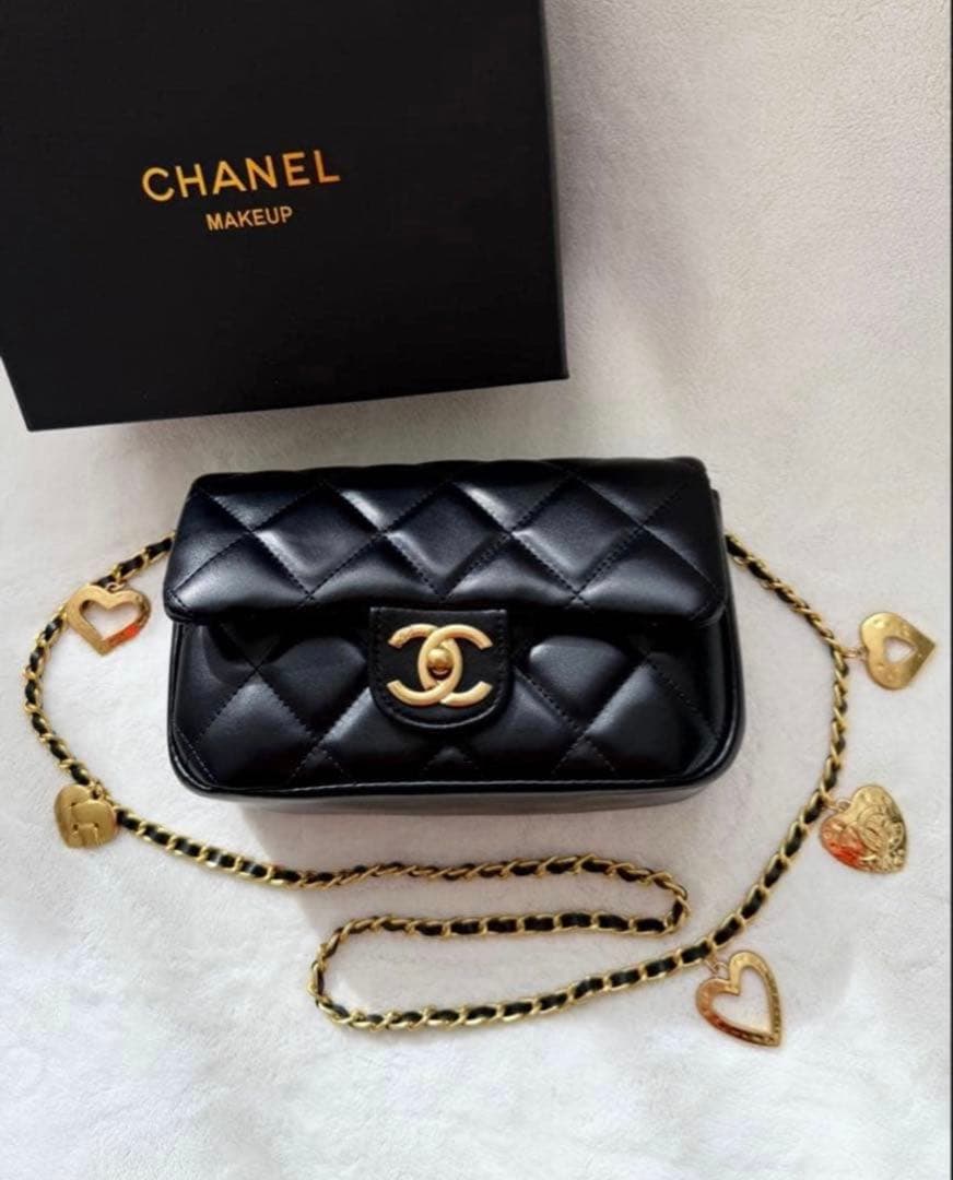 ともママCHANEL ショルダーバッグ　ハート　チェーン　ノベルティ