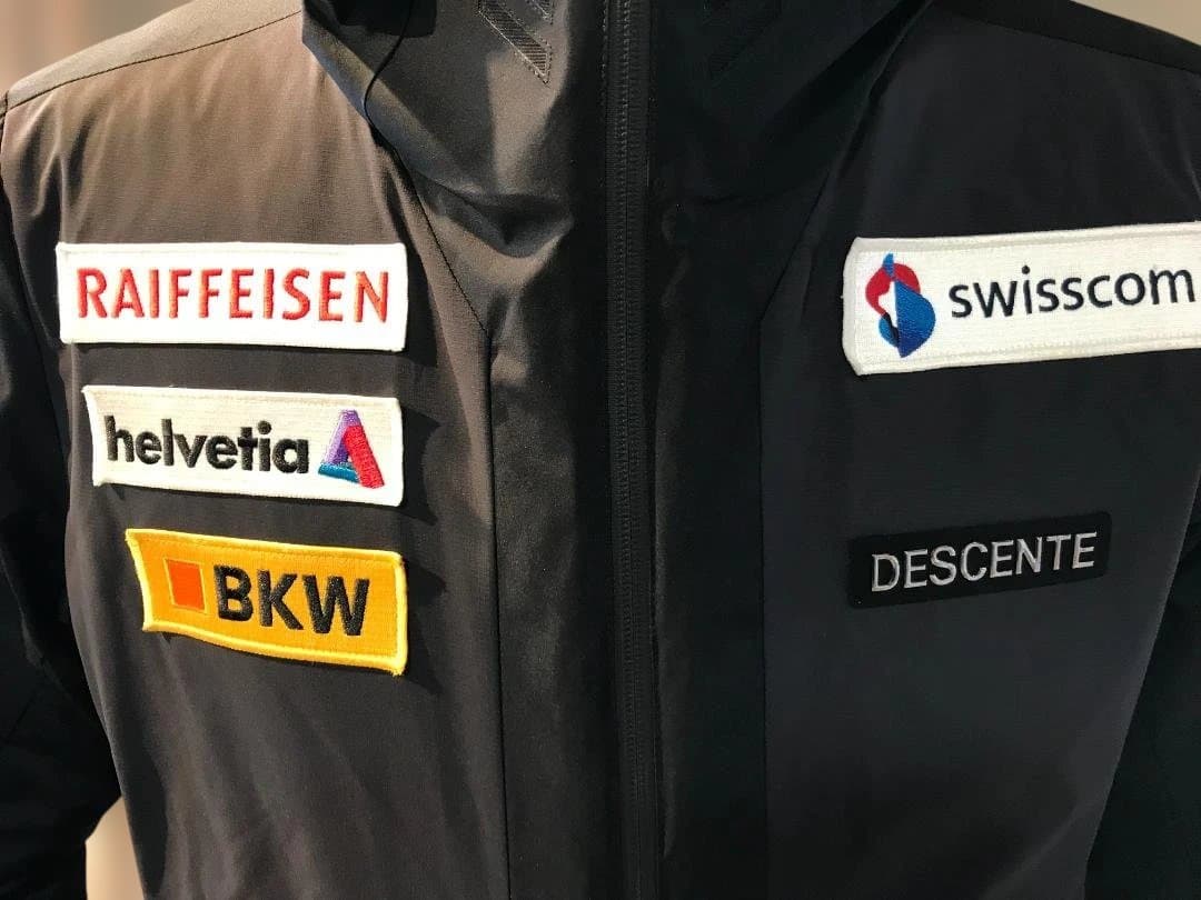 DESCENTE スイスチーム　ダウンジャケット　ゴアテックス　Lサイズ