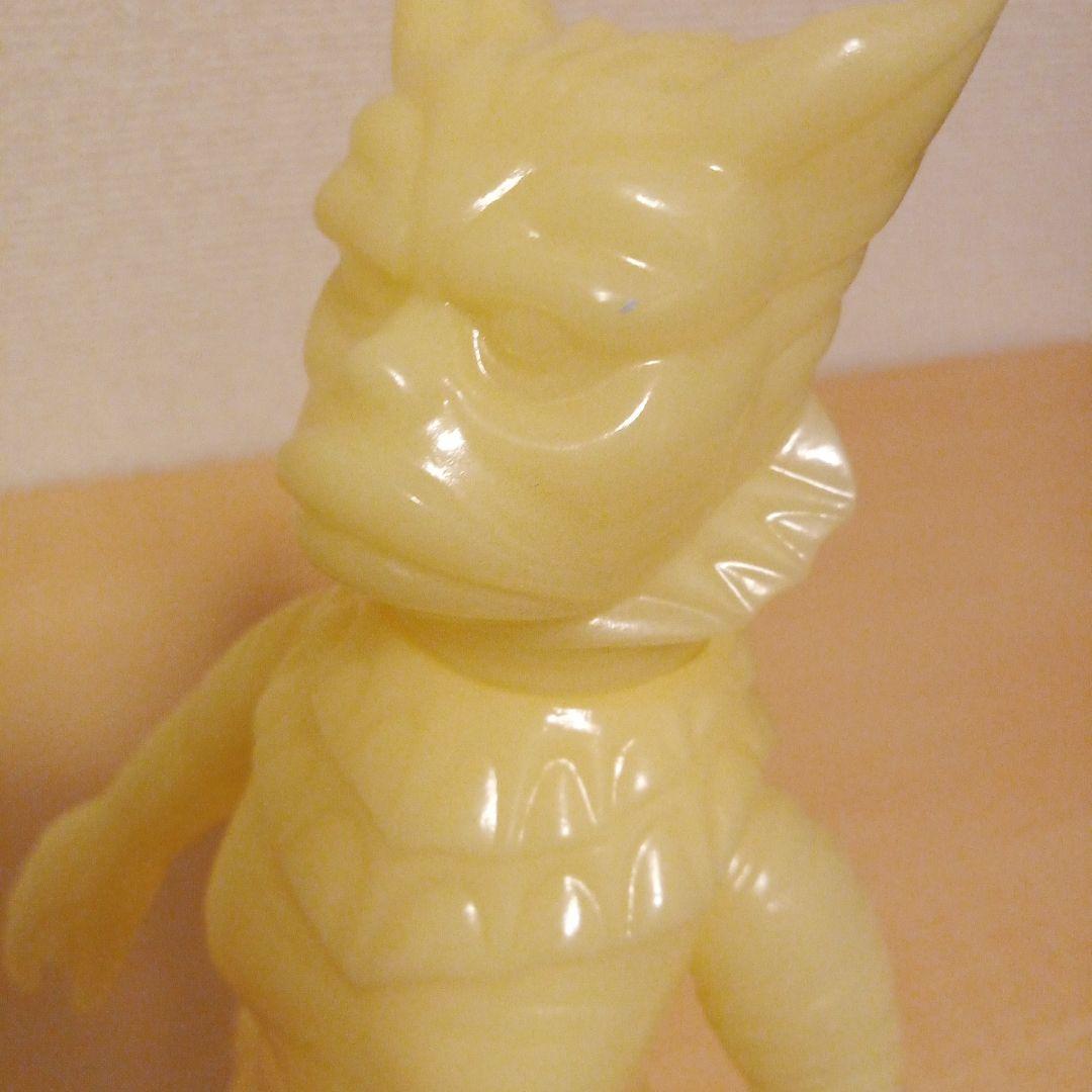 ウルトラマン　ラゴン　蓄光　未塗装　ソフビ　フィギュア　円谷プロ