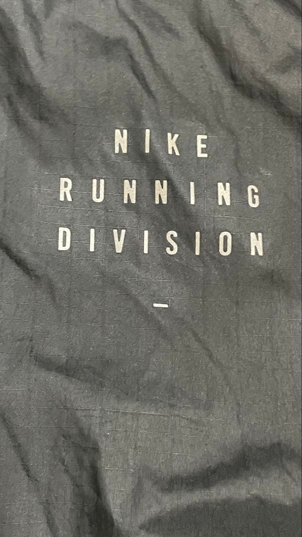 NIKEランニング ディビジョン ジャケット　S