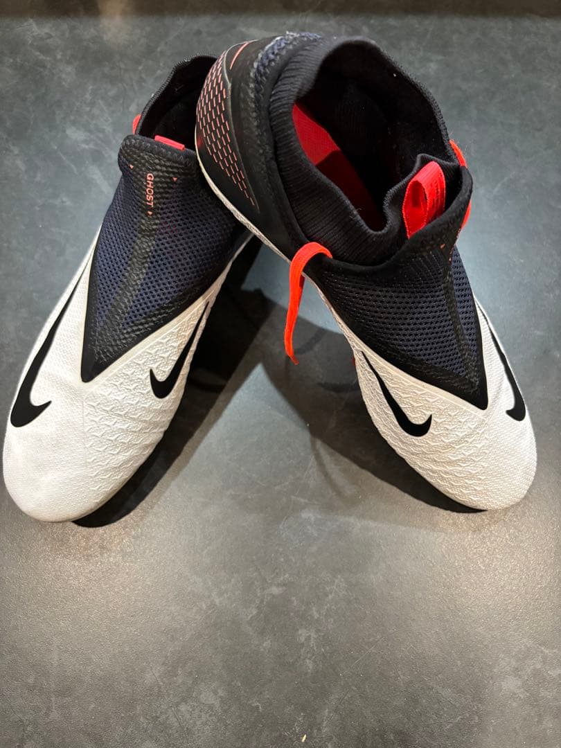 【連休限定価格】ナイキ ファントムビジョン 2 プロ DF FG 28.5cm