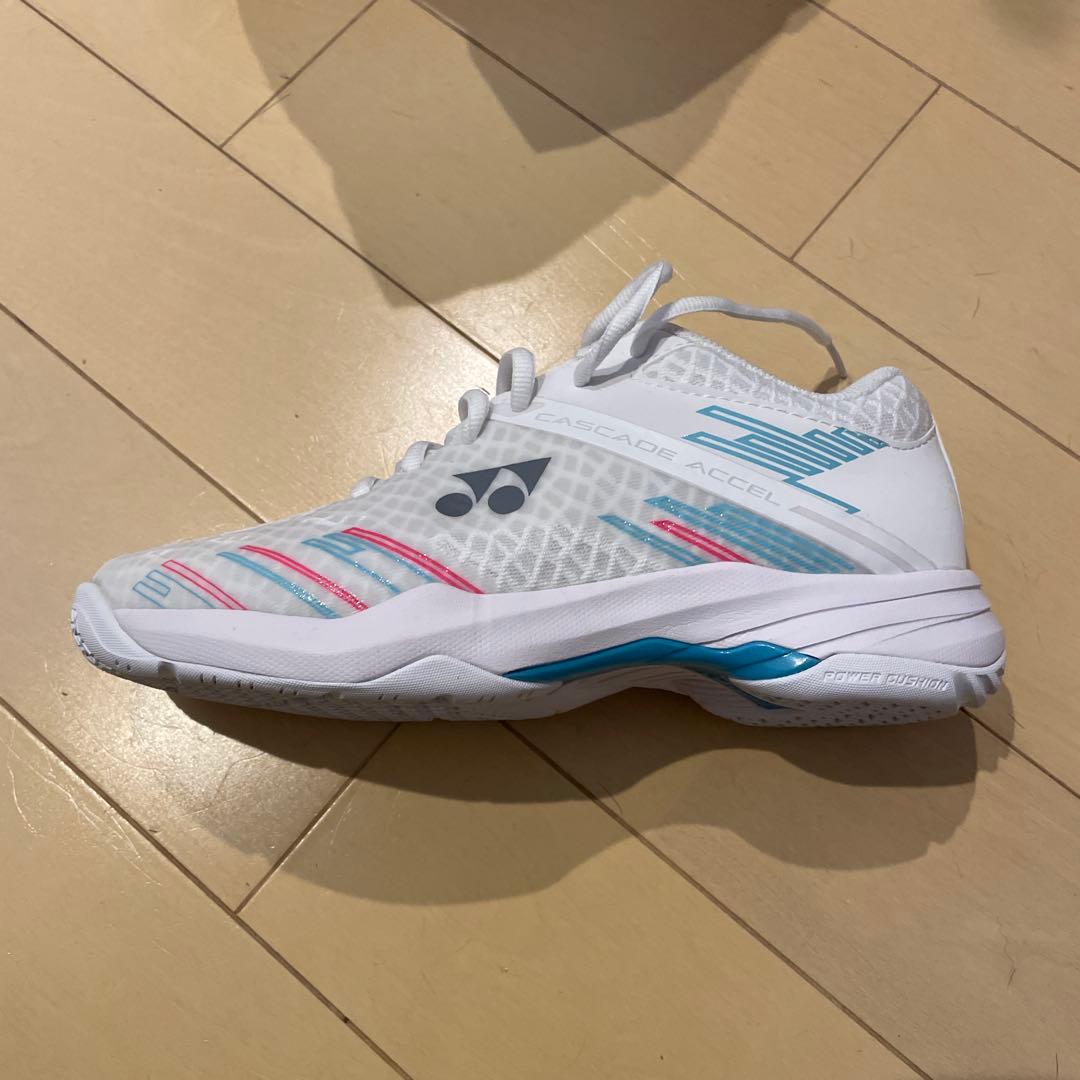 レディースバドシューズ 25cm （YONEX カスケードアクセルミッド）