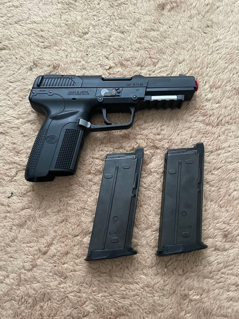 東京マルイ FN5-7 ガスブローバック スペアマガジン付属