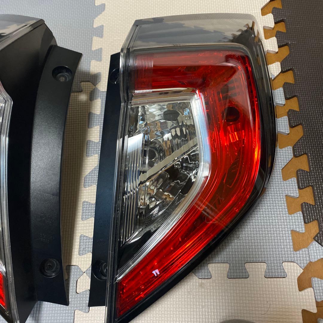 fk7用純正テールランプ
