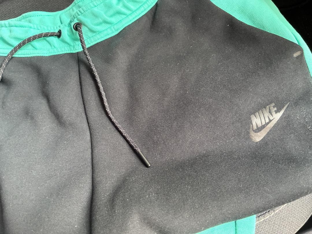 美品 central cee着用 NIKE テックフリース セットアップ
