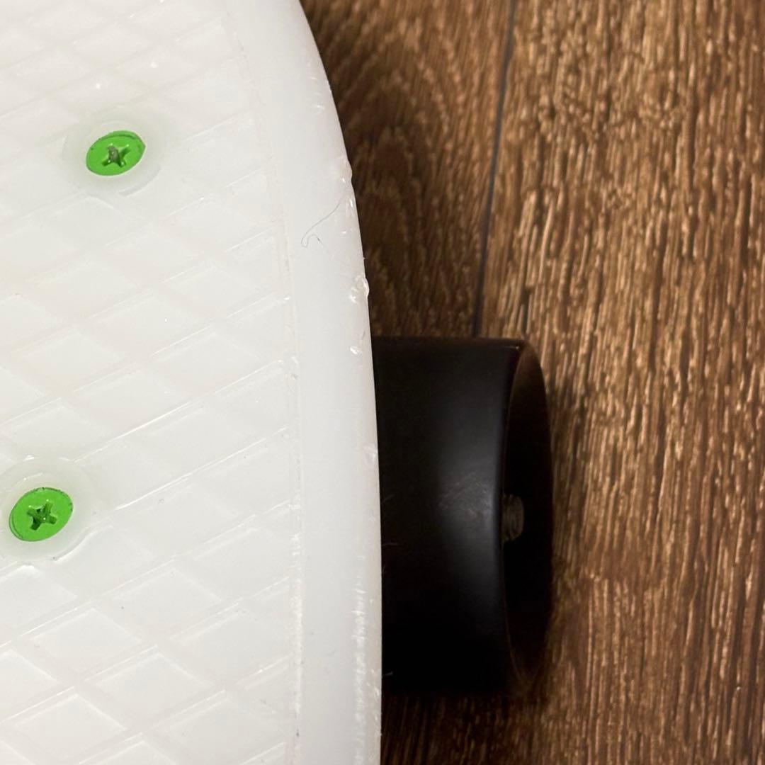 Penny ホワイト蓄光モデル 22インチ スケートボード ペニー