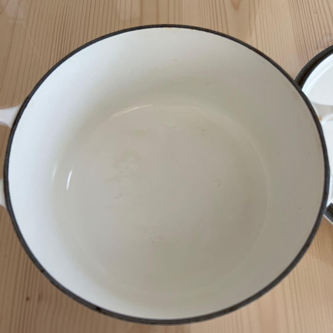 LE CREUSET ル・クルーゼ鍋　白　22センチ