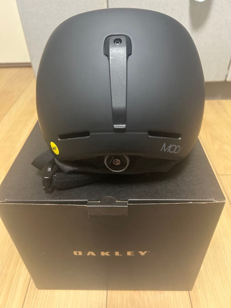 OAKLEY（オークリー）のスノーヘルメット「MOD1」