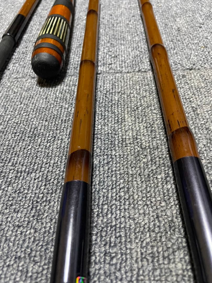 ヘラブナ竿掛けとタモの柄。