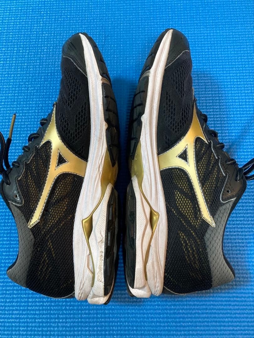 Mizuno ウェーブライダー21　27.0cm