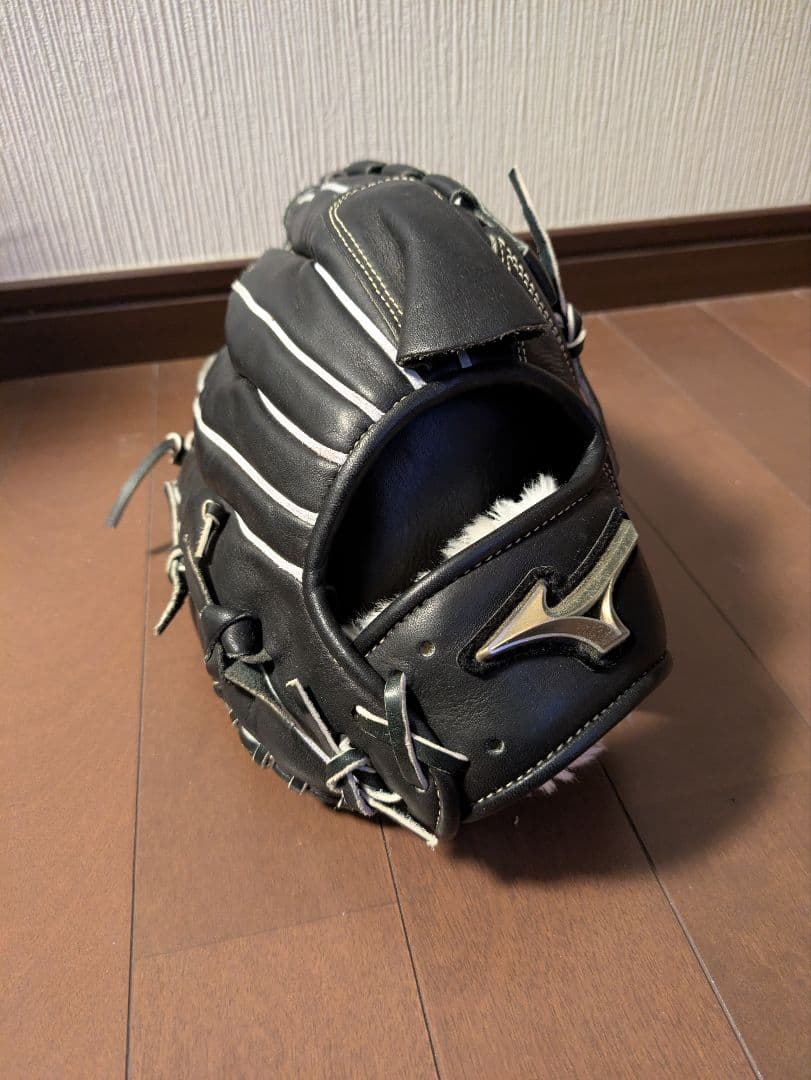 ミズノ 軟式野球グラブ右投げ投手用　グローバルエリート 11号オマケ付き
