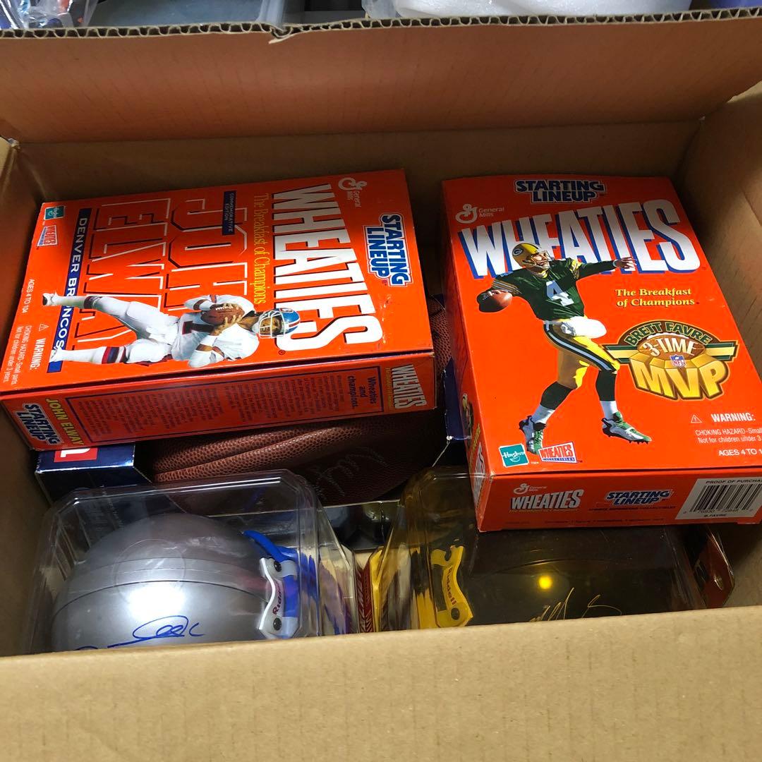 13439 WilsonサッカーボールとWheatiesコレクション
