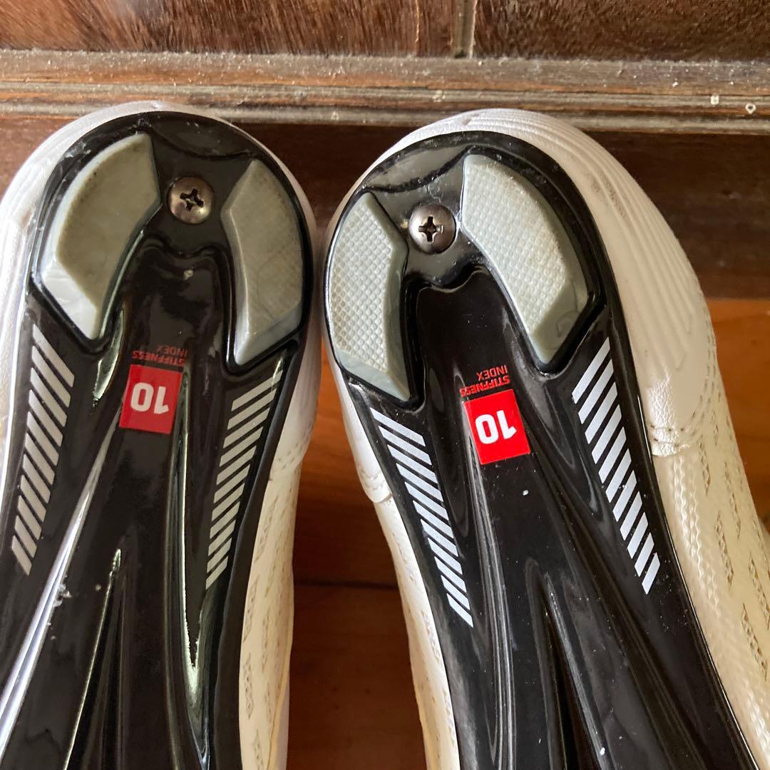 Bontrager ホワイト 自転車シューズ　クリート　クリートカバー付き
