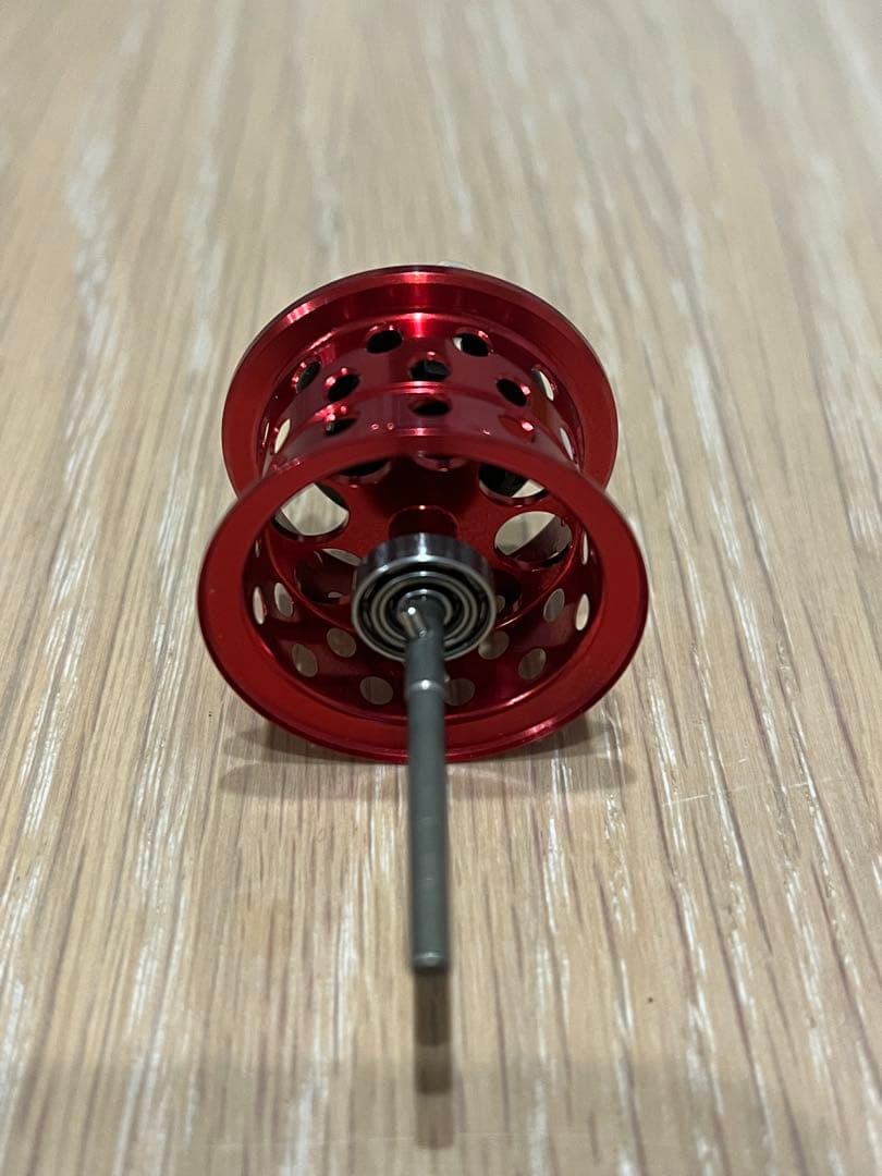 KTF 22/20メタニウム　バーサタイルフィネススプール　レッド