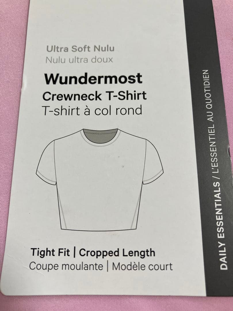 ルルレモン　クルーネッククロップTシャツ