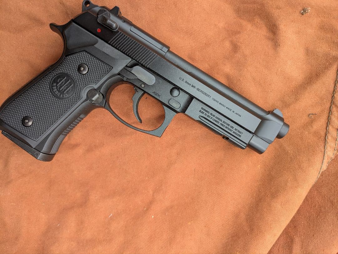東京マルイ製ガスハンドガン　　ベレッタM9A1 ［ベレッタ刻印グリップ］
