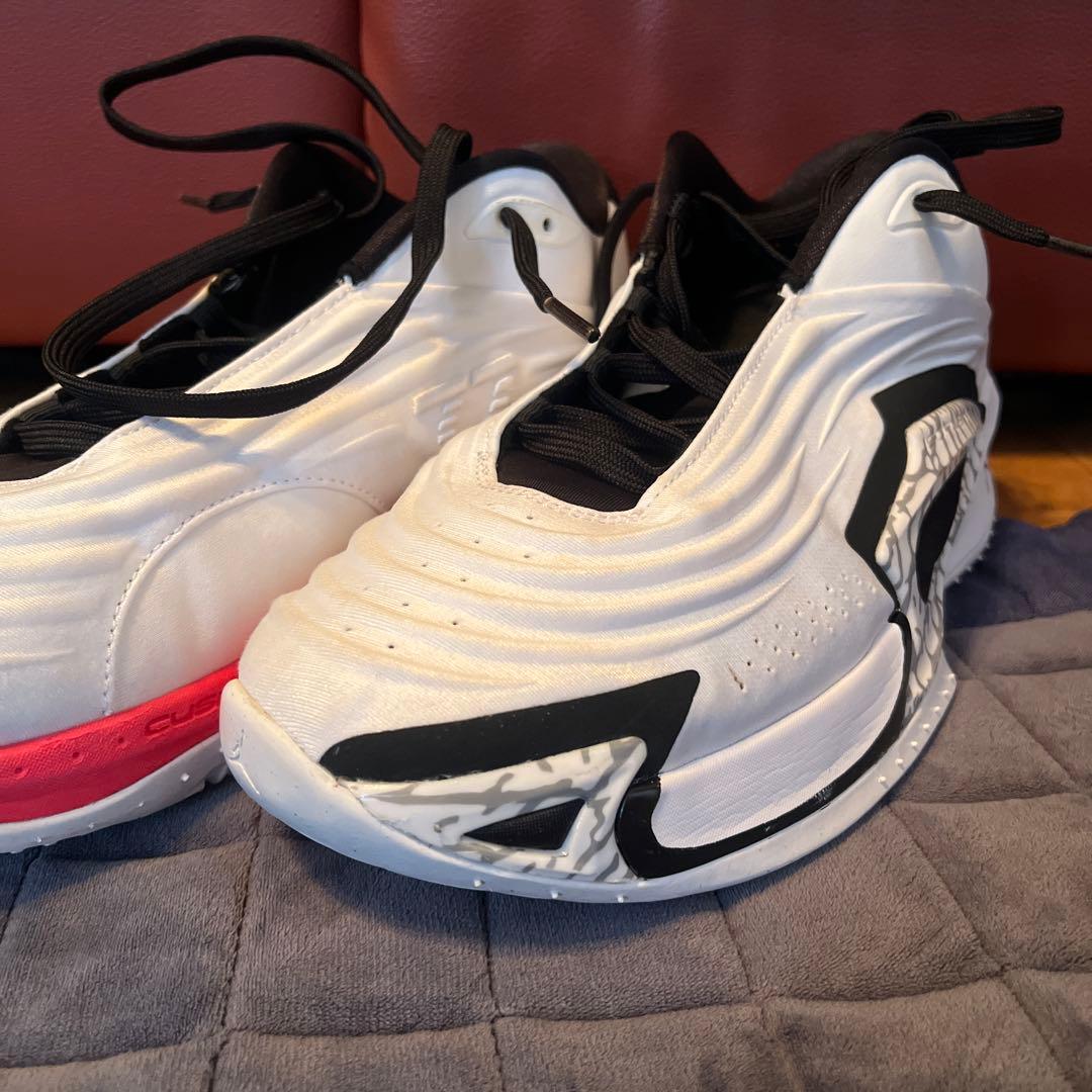 Jordan Luka3 バスケットボールシューズ ホワイト/レッド