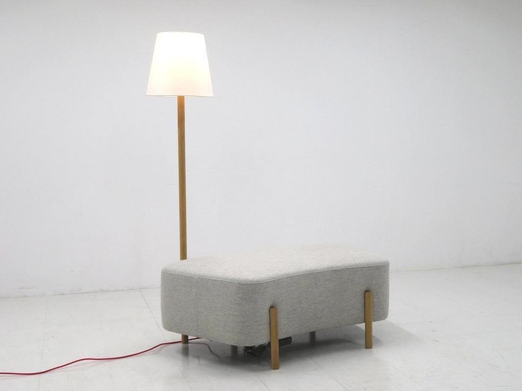 展示品　カリモク　ドラドラ　北欧　オーク材　ソファ 照明付き　ラウンジチェア