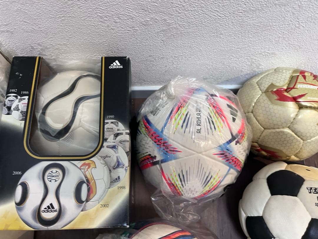 adidas サッカーW杯記念ボール ヒストリカルマッチボール　ミニボール