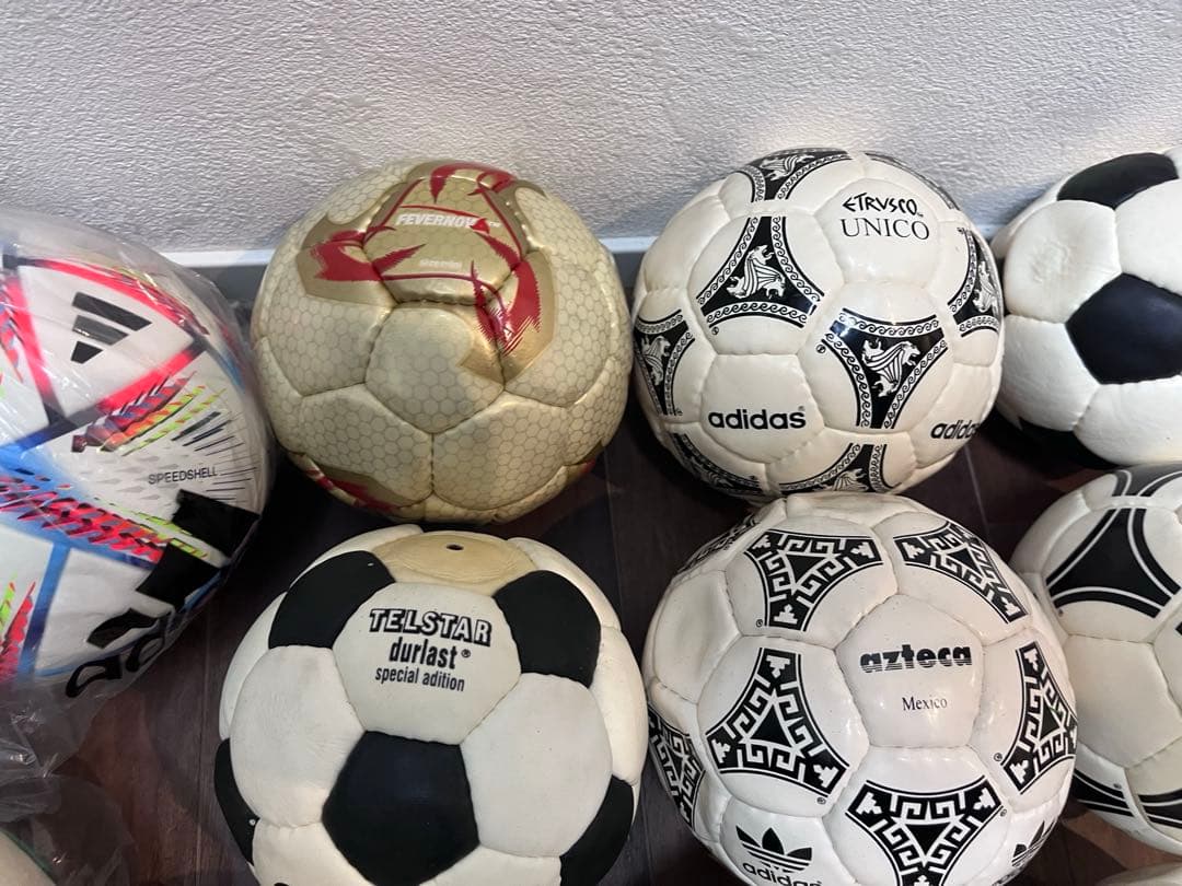adidas サッカーW杯記念ボール ヒストリカルマッチボール　ミニボール