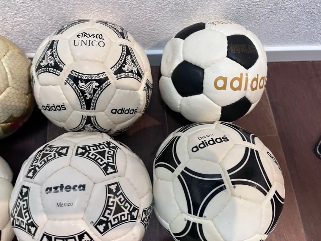 adidas サッカーW杯記念ボール ヒストリカルマッチボール　ミニボール