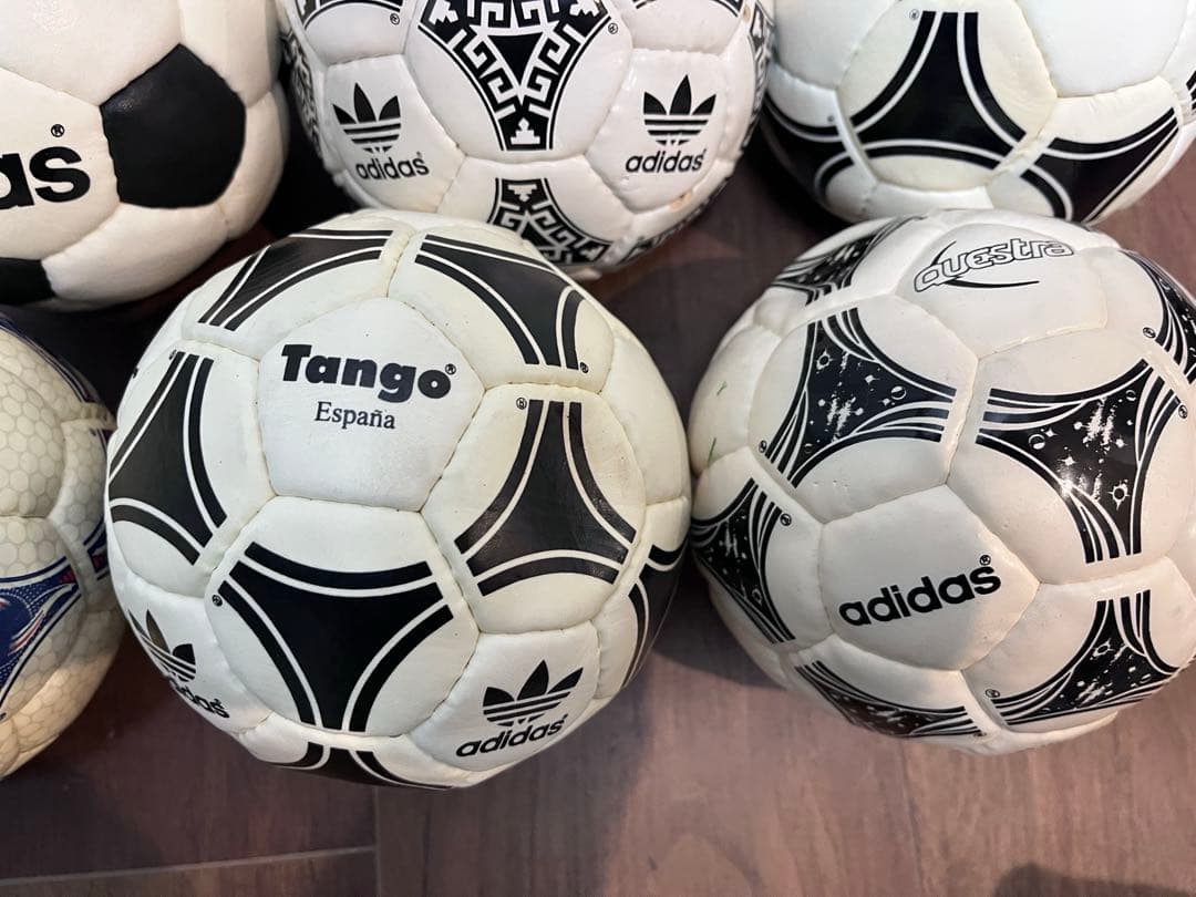 adidas サッカーW杯記念ボール ヒストリカルマッチボール　ミニボール
