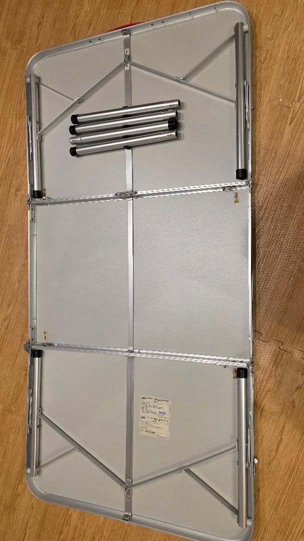 Coleman　折りたたみ式アウトドアテーブル