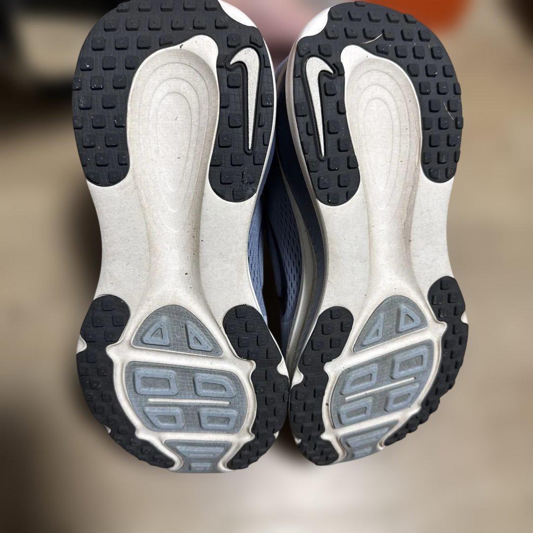 NIKE ボメロ18
