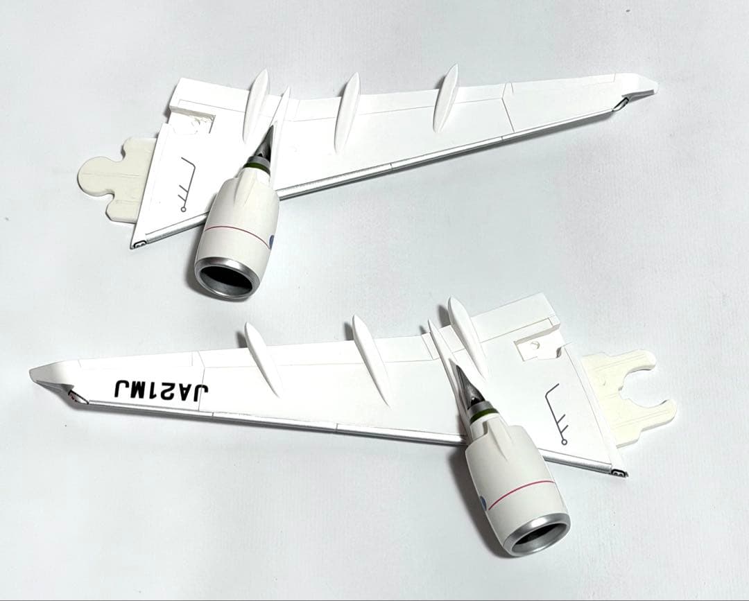 全日空商事 1/100 三菱 MRJ JA21MJ