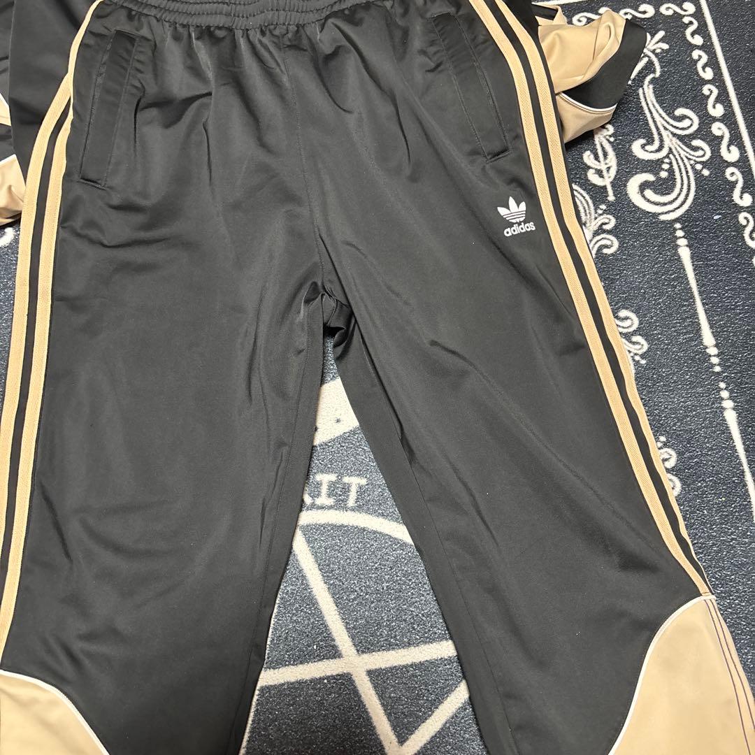 adidas ジャージ上下セット 黒/ベージュ