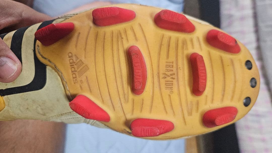 adidas プレデターマニア　　2002 サッカーシューズ シャンパンゴールド