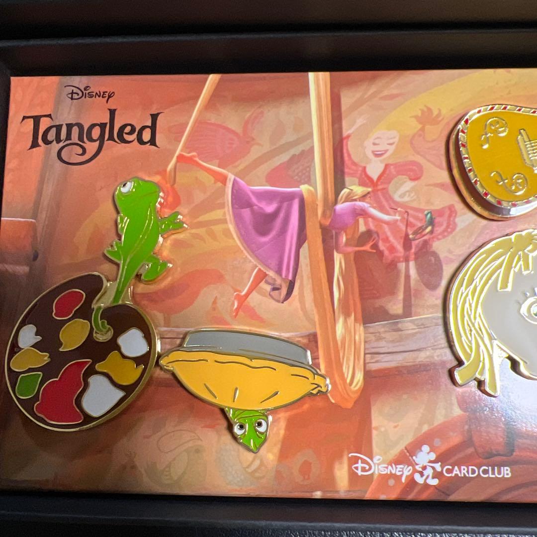 非売品！ディズニー　塔の上のラプンツェル ピンバッジセット　パスカル