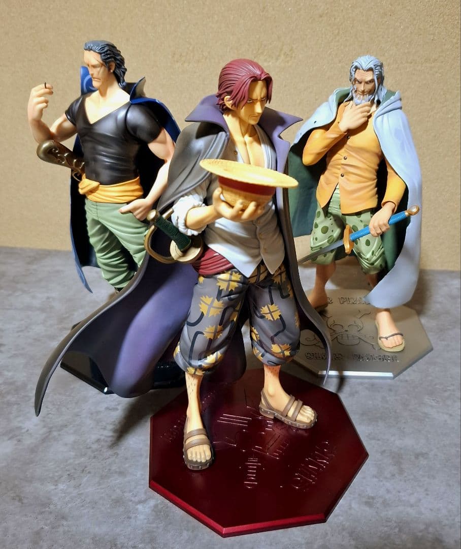 ONE PIECE ワンピース シャンクス ベックマン レイリー フィギュア