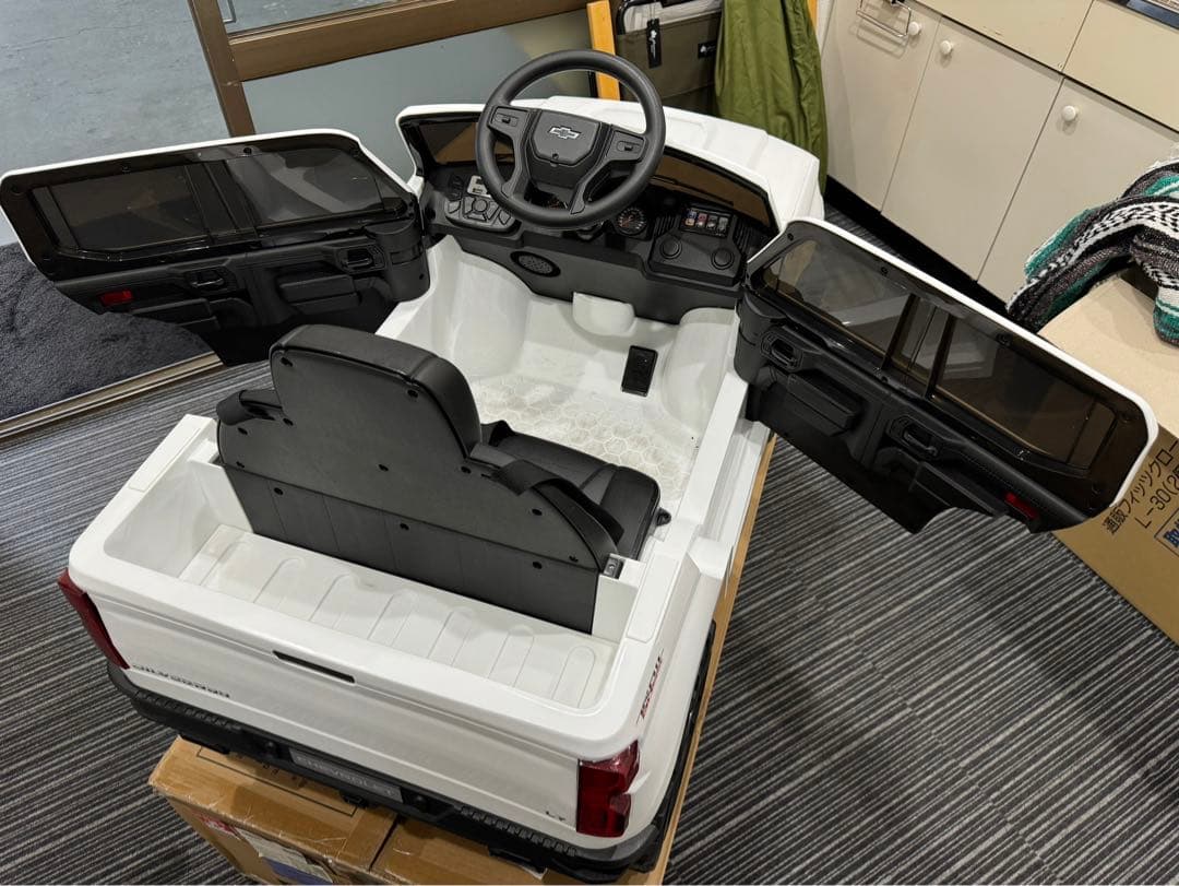 《aoiの為購入不可⚠️》シルバラード　電動乗り用自動車　本日より再販