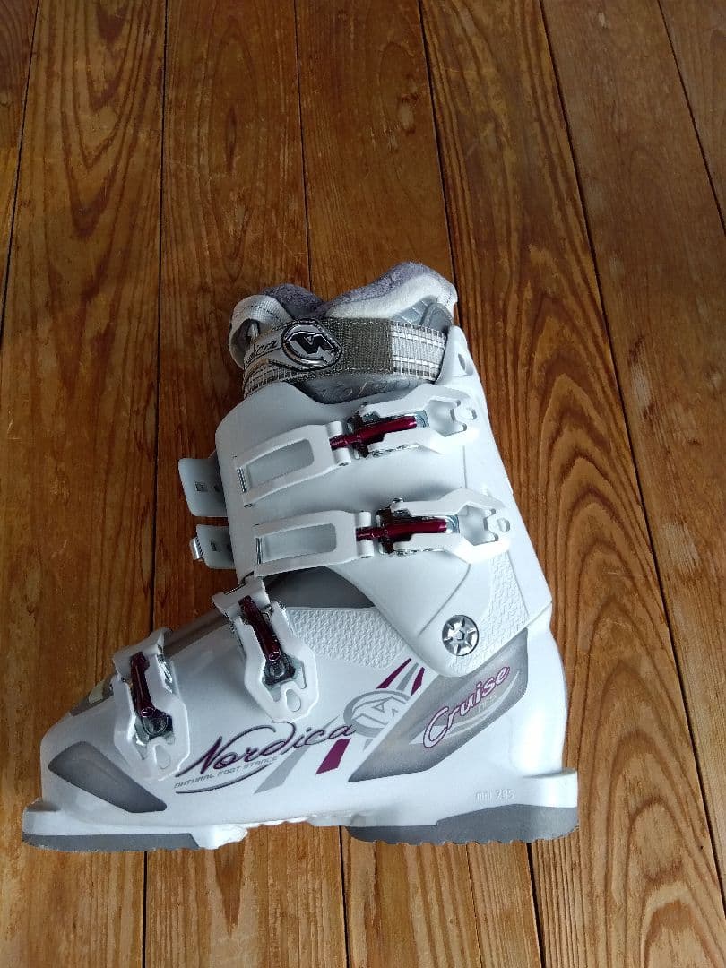Nordica Cruise 女性用スキーブーツ