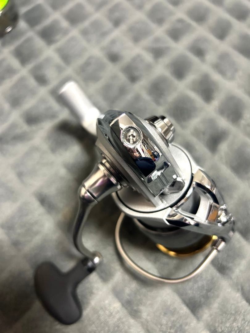 美品 機関良好 07 ルビアス 2500R 予備スプール2個付き