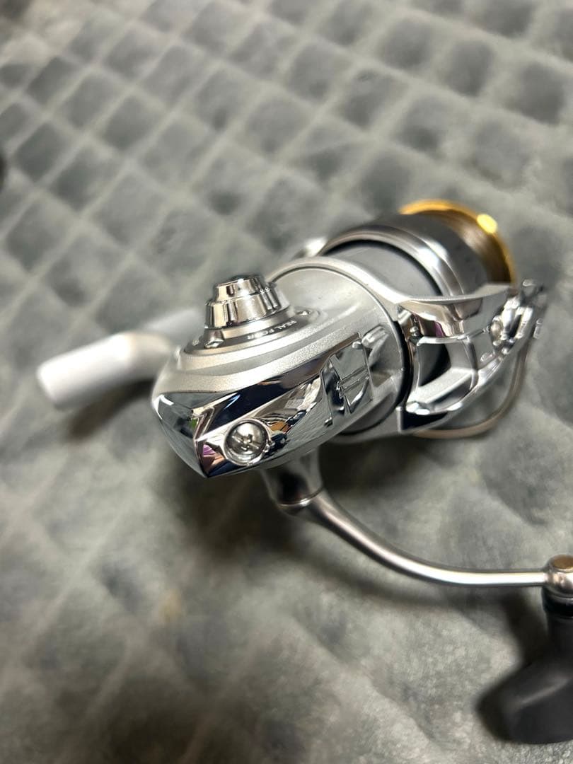 美品 機関良好 07 ルビアス 2500R 予備スプール2個付き