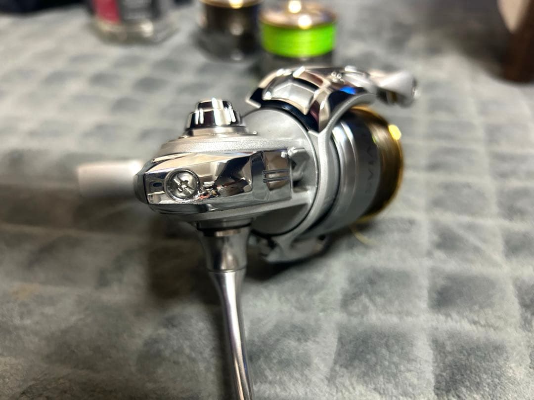 美品 機関良好 07 ルビアス 2500R 予備スプール2個付き