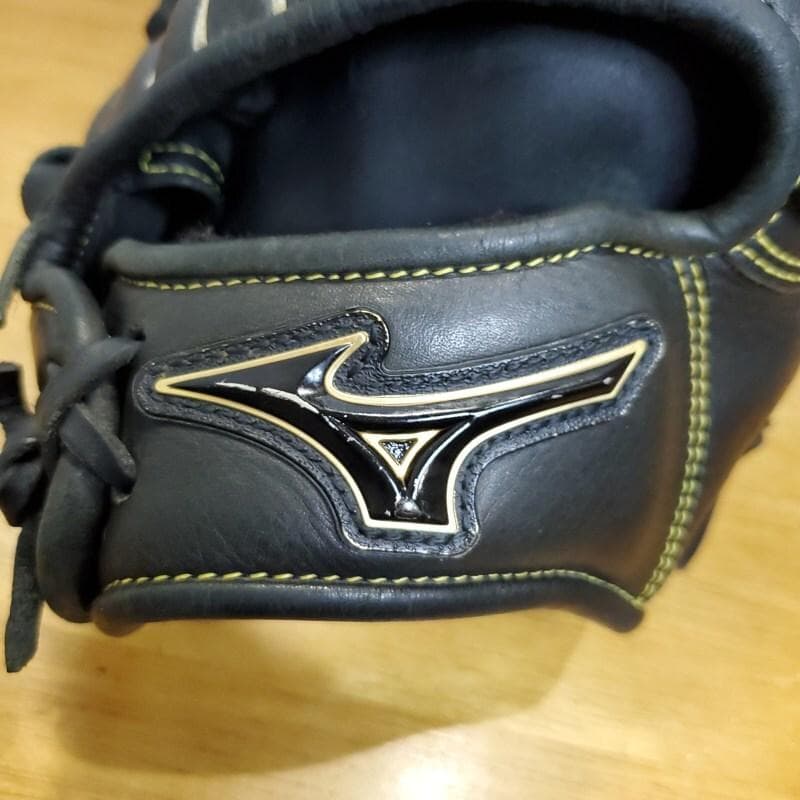 ミズノ フィールドグリスター 限定モデル レギュラーランク 軟式グローブ