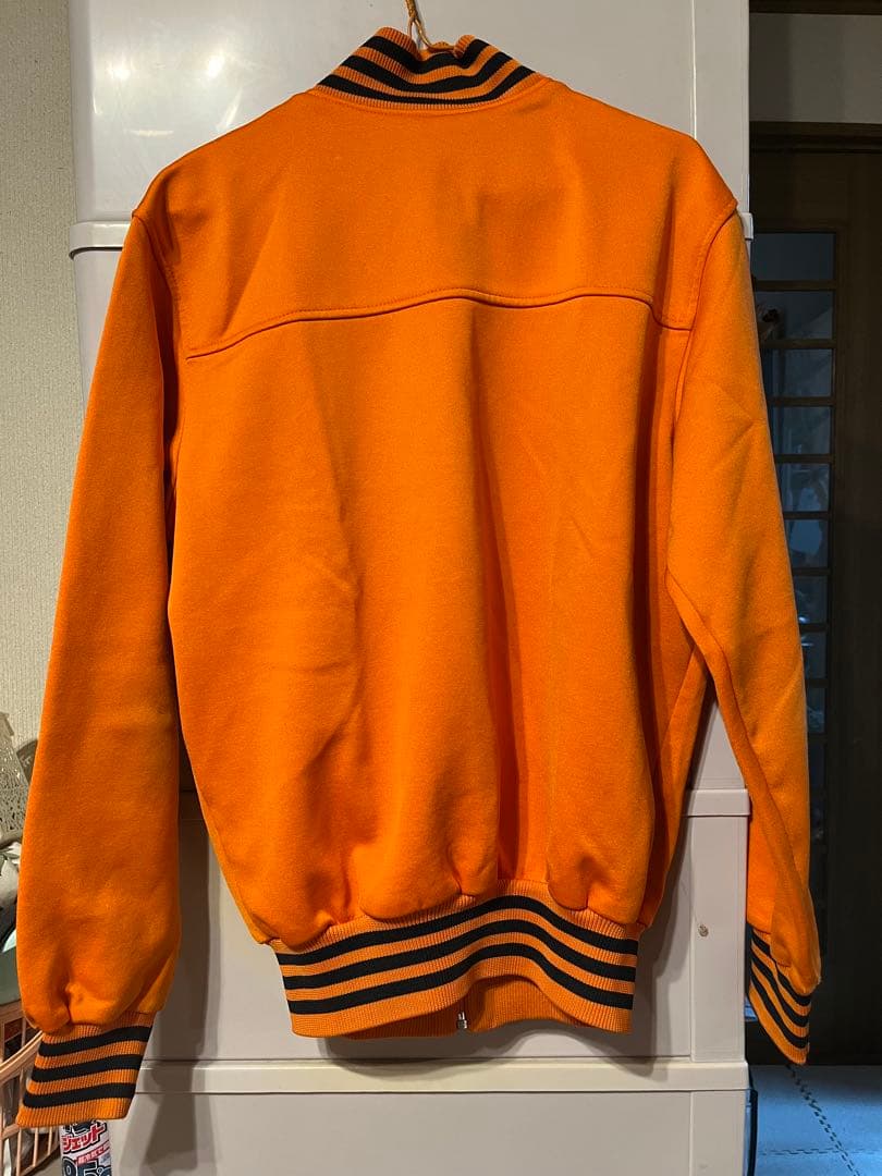 adidas originals ジャージ　オレンジ