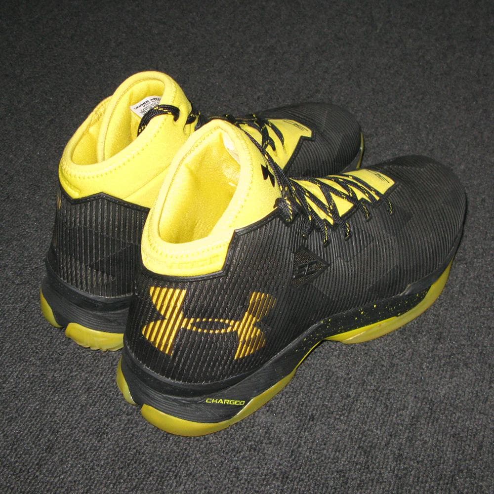 ☺UNDER ARMOUR CURRY 2.5 (TAXI) 28.5