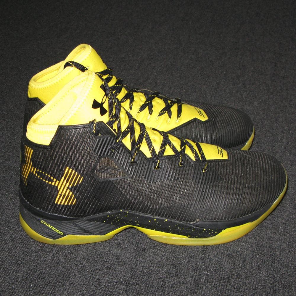 ☺UNDER ARMOUR CURRY 2.5 (TAXI) 28.5