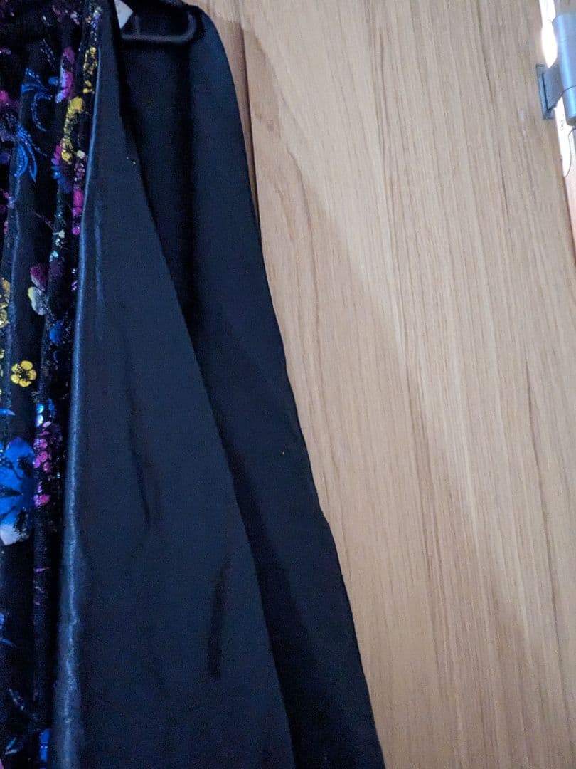 ベリーダンス 衣装　三点セット　黒 花柄　ビーズ