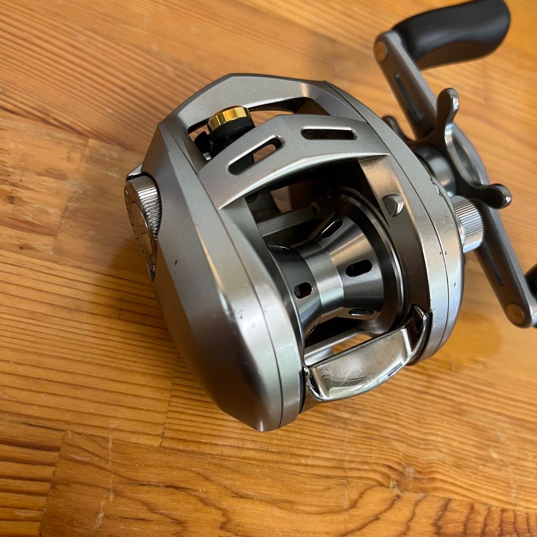 Daiwa Alphas 103 TYPE-F リール