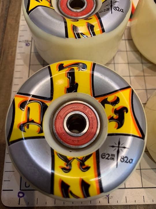 新品DOG TOWN ソフトウィール62-82a ベアリングは付きません