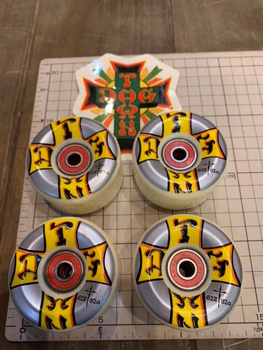 新品DOG TOWN ソフトウィール62-82a ベアリングは付きません