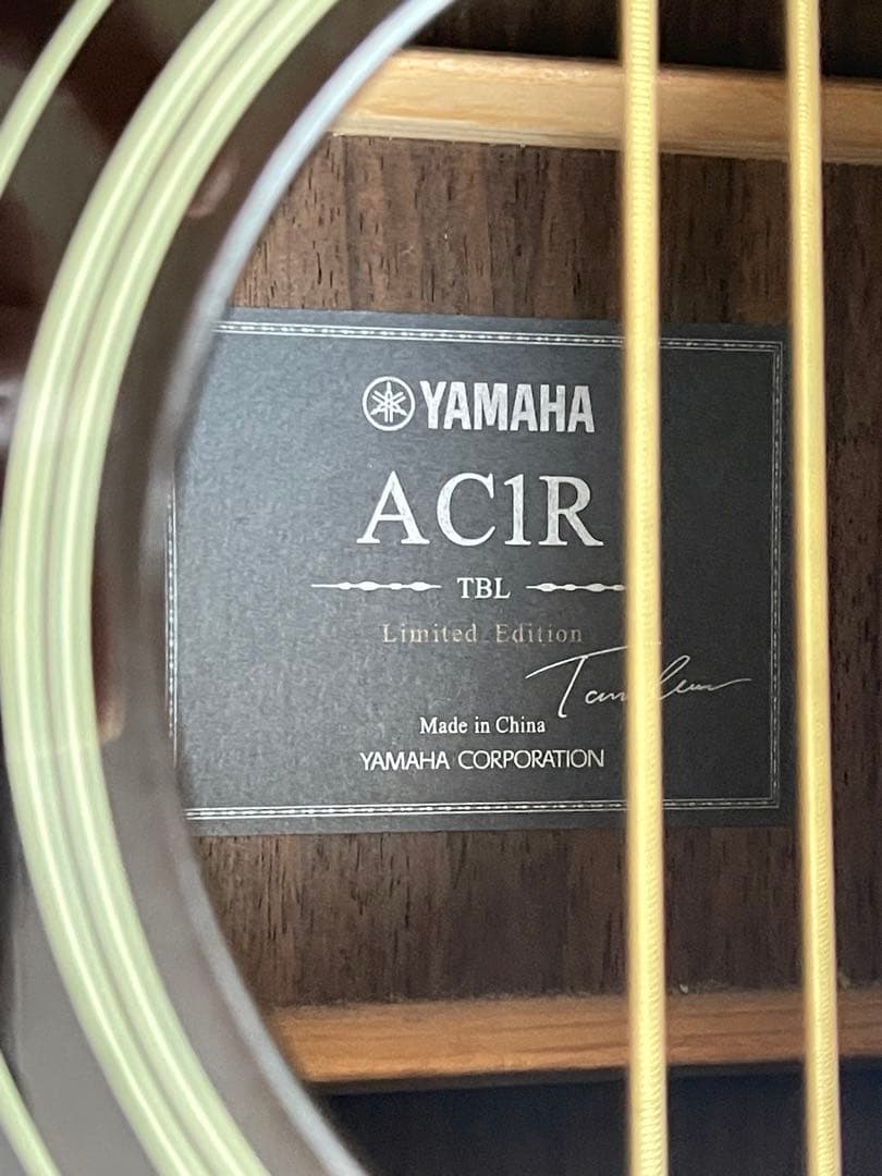 Yamaha AC1R トランスルーセントブラック(TBL)