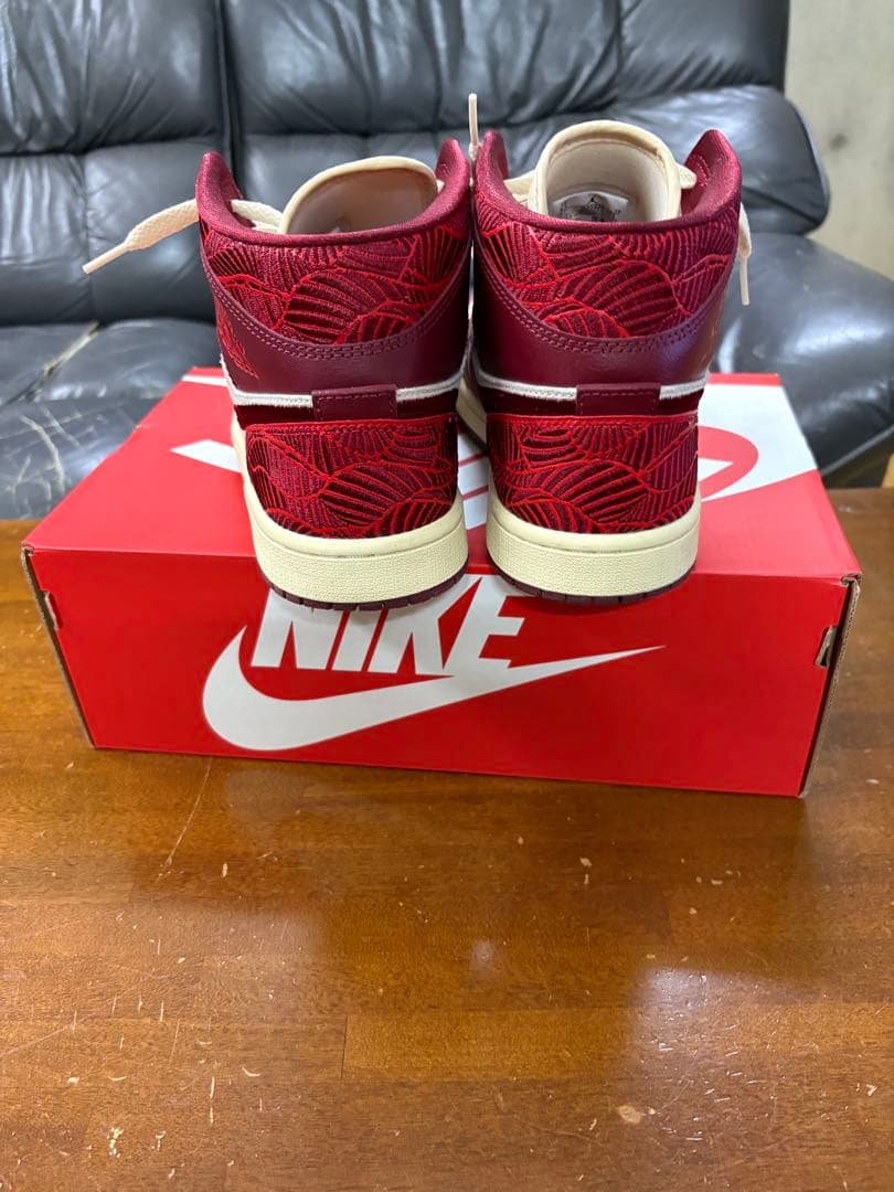 Nike Air Jordan 1 バーガンディ/クリーム 最終値下げ