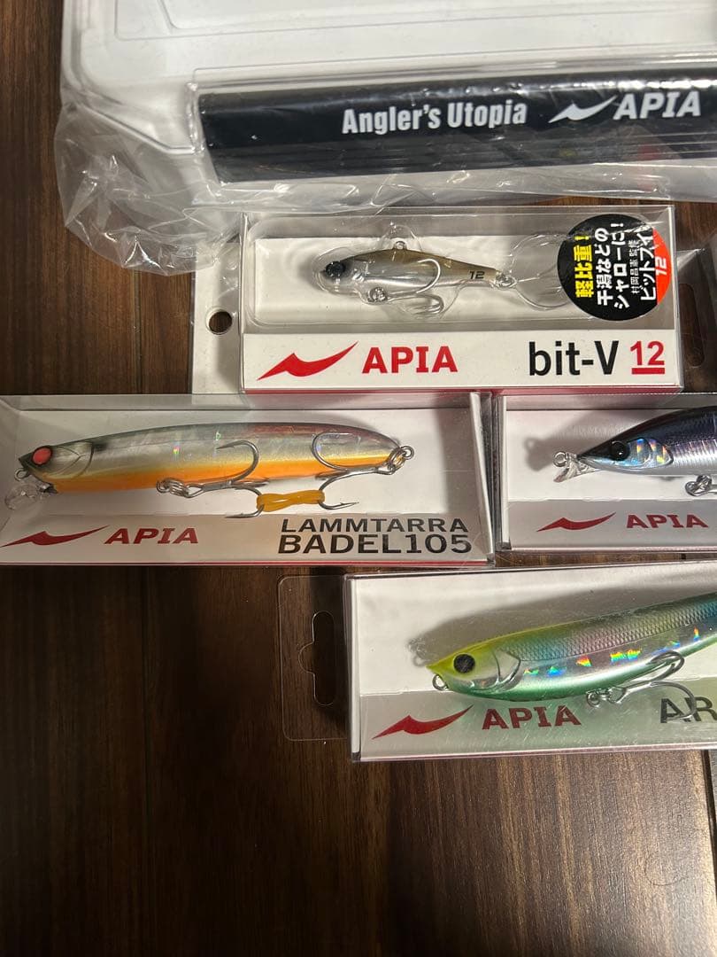 APIA ルアー5個&ボックスセット　アピア　シーバス　メガバス